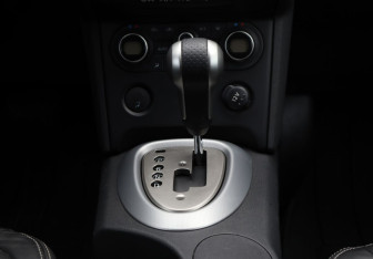 Подержанный автомобиль Nissan Qashqai 2008 года (20 фото)