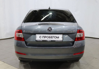 Подержанный автомобиль Skoda Octavia Liftback 2016 года (5 фото)