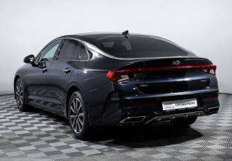 Подержанный автомобиль Kia K5 2021 года (7 фото)