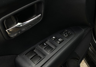 Подержанный автомобиль Peugeot 4007 2008 года (17 фото)