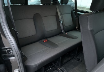 Подержанный автомобиль Renault Trafic 2021 года (11 фото)