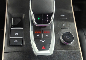 Подержанный автомобиль Omoda C5 2023 года (16 фото)