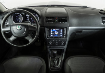 Подержанный автомобиль Skoda Yeti 2013 года (10 фото)