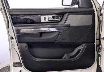 Подержанный автомобиль Land Rover Range Rover Sport 2013 года (18 фото)