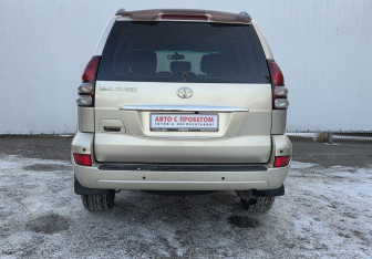 Подержанный автомобиль Toyota Land Cruiser Prado 2006 года (6 фото)