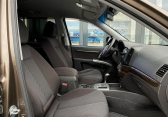 Подержанный автомобиль Hyundai Santa Fe 2012 года (20 фото)