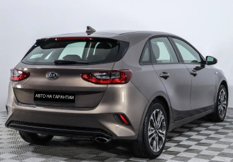 Подержанный автомобиль Kia Ceed Hatchback 2018 года (3 фото)