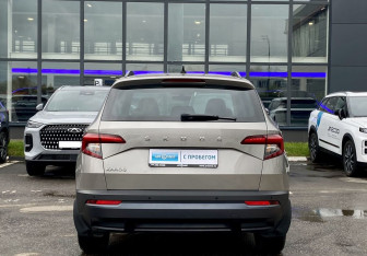 Подержанный автомобиль Skoda Karoq 2020 года (6 фото)