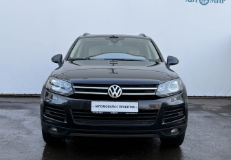 Подержанный автомобиль Volkswagen Touareg 2013 года (2 фото)
