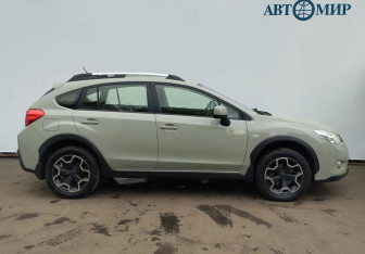 Подержанный автомобиль Subaru XV 2013 года (4 фото)