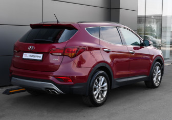 Подержанный автомобиль Hyundai Santa Fe 2015 года (5 фото)
