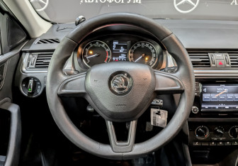 Подержанный автомобиль Skoda Rapid Liftback 2019 года (21 фото)