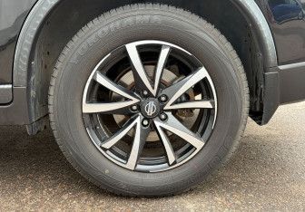 Подержанный автомобиль Nissan X-Trail 2015 года (9 фото)