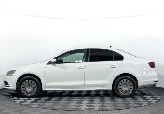 Подержанный автомобиль Volkswagen Jetta Sedan 2018 года (8 фото)