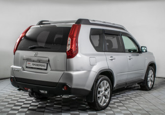 Подержанный автомобиль Nissan X-Trail 2013 года (5 фото)