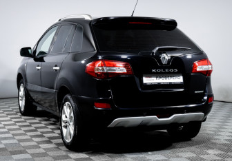 Подержанный автомобиль Renault Koleos 2010 года (7 фото)