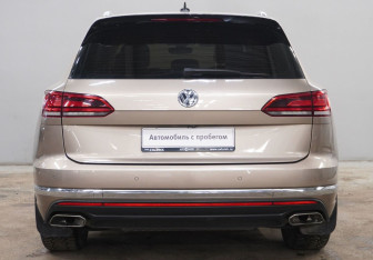 Подержанный автомобиль Volkswagen Touareg 2019 года (6 фото)