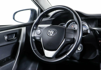 Подержанный автомобиль Toyota Corolla Sedan 2014 года (11 фото)