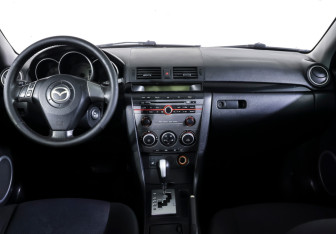 Подержанный автомобиль Mazda 3 Sedan 2006 года (12 фото)
