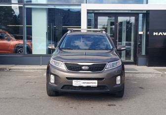 Подержанный автомобиль Kia Sorento 2015 года (2 фото)