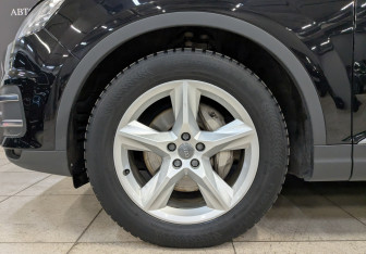 Подержанный автомобиль Audi Q7 2016 года (12 фото)