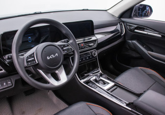 Подержанный автомобиль Kia Seltos 2024 года (9 фото)