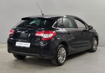 Подержанный автомобиль Citroen C4 Hatchback 2011 года (5 фото)