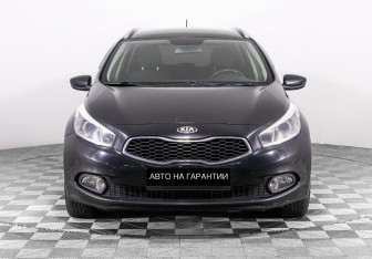 Подержанный автомобиль Kia Ceed Wagon 2012 года (2 фото)