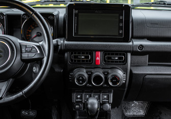 Подержанный автомобиль Suzuki Jimny 2021 года (11 фото)