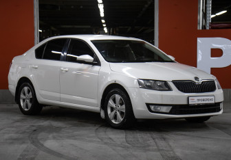 Подержанный автомобиль Skoda Octavia Liftback 2013 года (3 фото)