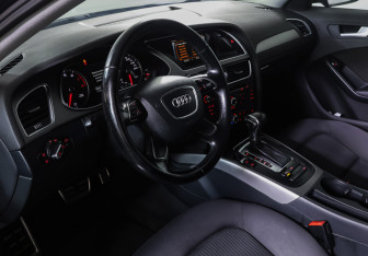Подержанный автомобиль Audi A4 Sedan 2014 года (15 фото)