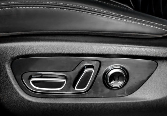 Подержанный автомобиль GAC GS8 2023 года (21 фото)