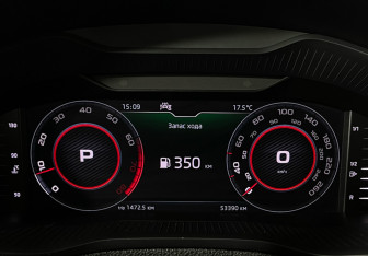 Подержанный автомобиль Skoda Karoq 2021 года (11 фото)