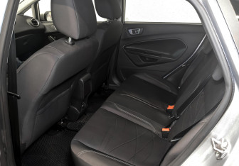 Подержанный автомобиль Ford Fiesta Sedan 2016 года (12 фото)