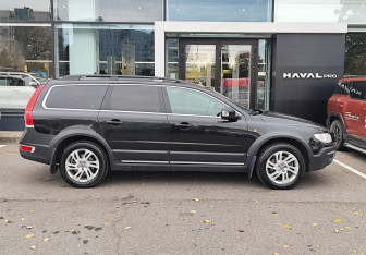 Подержанный автомобиль Volvo XC70 2016 года (4 фото)