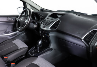 Подержанный автомобиль Ford EcoSport 2017 года (8 фото)