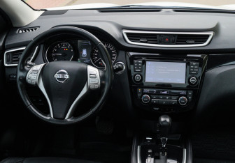 Подержанный автомобиль Nissan Qashqai 2014 года (9 фото)