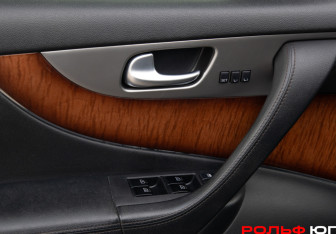Подержанный автомобиль Infiniti FX 2013 года (18 фото)
