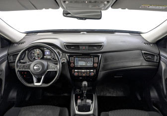 Подержанный автомобиль Nissan X-Trail 2018 года (14 фото)