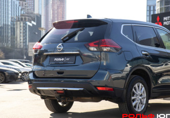 Подержанный автомобиль Nissan X-Trail 2020 года (17 фото)