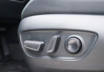 Новый Toyota RAV4 2025 (12 фото)