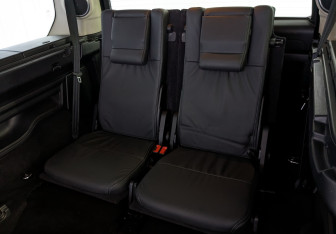 Подержанный автомобиль Land Rover Discovery 2016 года (26 фото)