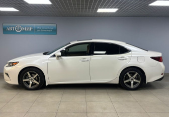 Подержанный автомобиль Lexus ES 2016 года (8 фото)