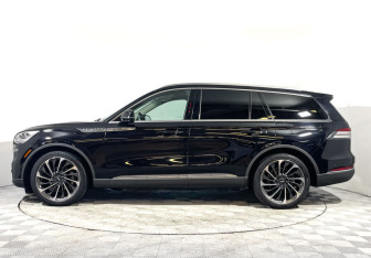 Подержанный автомобиль Lincoln Aviator 2020 года (8 фото)