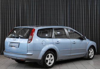 Подержанный автомобиль Ford Focus Wagon 2006 года (4 фото)
