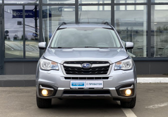 Подержанный автомобиль Subaru Forester Suv 2018 года (2 фото)