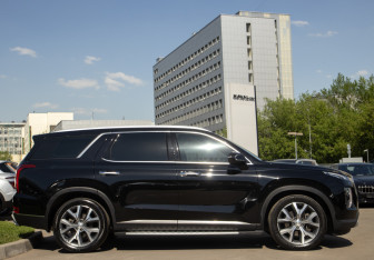 Подержанный автомобиль Hyundai Palisade 2021 года (3 фото)