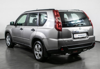 Подержанный автомобиль Nissan X-Trail 2008 года (7 фото)