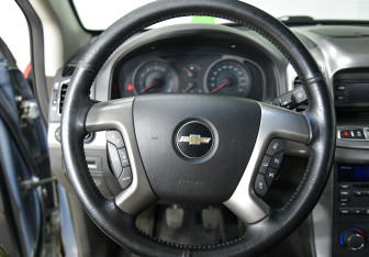 Подержанный автомобиль Chevrolet Captiva 2013 года (12 фото)