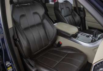 Подержанный автомобиль Land Rover Range Rover Sport 2015 года (10 фото)